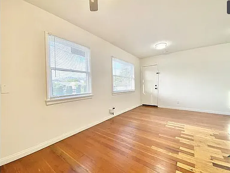 2833 Huron St — Photo 7