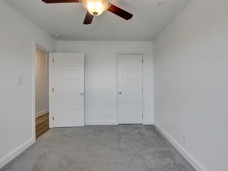 702 Ellie Nat Dr — Photo 8