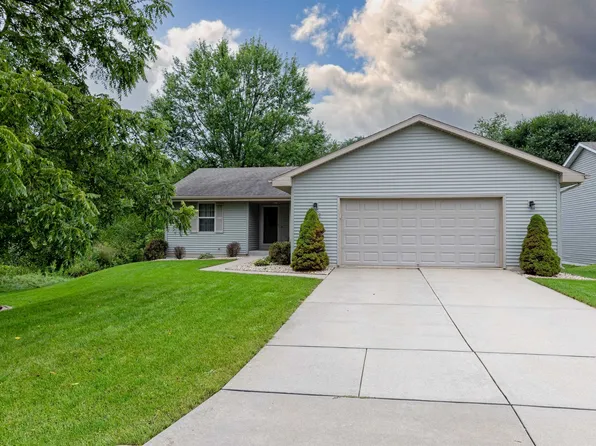 2412 College Dr, Janesville, WI 53546
