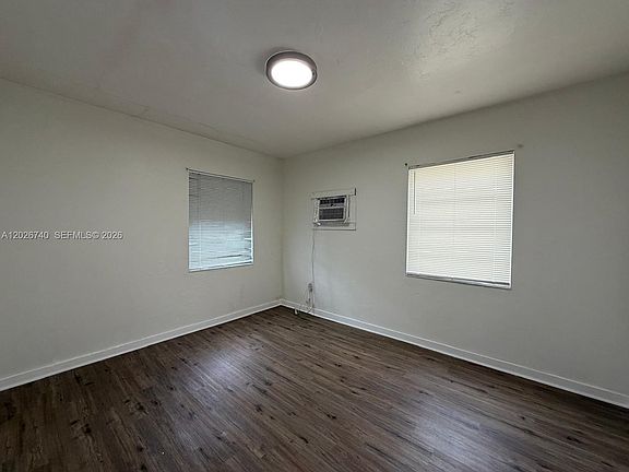 3rd image of 535 SW 7th St APT 4