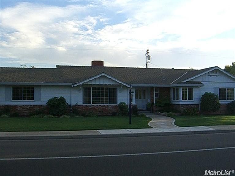 1st image of 2560 E Canal Dr