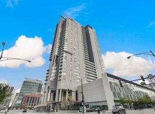 737 W Washington Blvd APT 704, Chicago, IL