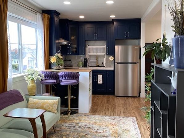 910 4th St #8, Anacortes, WA 98221