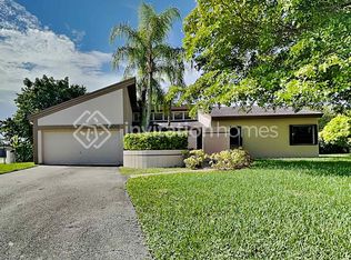 8600 SW 140th Ter, Palmetto Bay, FL 33158