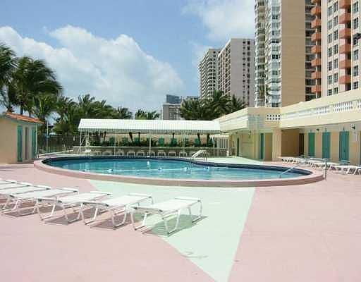 3rd image of 2899 Collins Ave APT 925