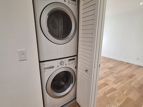 3rd image of 427 S Manhattan Pl #307