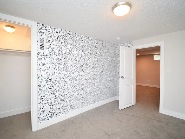 1807 E 3210 S — Photo 16