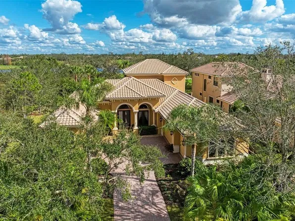 3549 Founders Club Dr, Sarasota, FL 34240