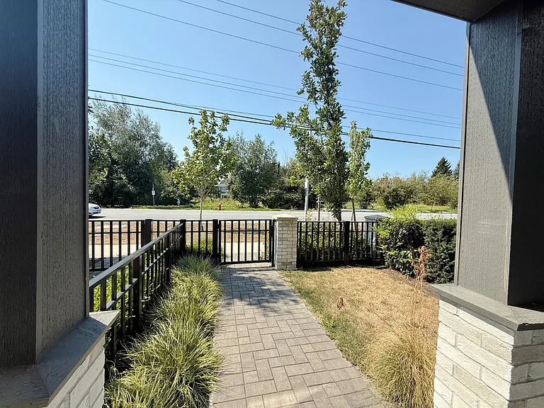 8620 Railway Ave #15 — Photo 15