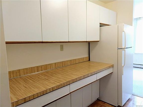 5th image of 2 Fountain Ln APT 1D
