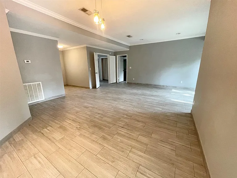8318 Hot Springs Dr — Photo 11