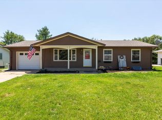 105 Harolds Dr, Glenwood, IA 51534