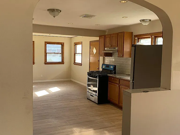 388 Durand Ave — Photo 13
