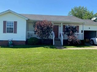 108 Chase Ct, Oak Grove, KY 42262