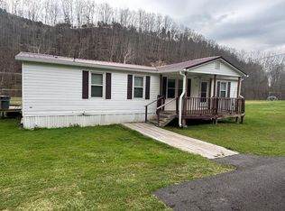 1712 Bandy Rd, Cedar Bluff, VA 24609