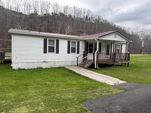 1712 Bandy Rd, Cedar Bluff, VA 24609