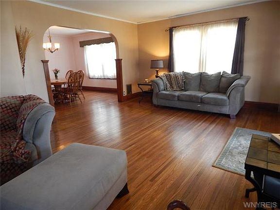 4th image of 42 N End Ave