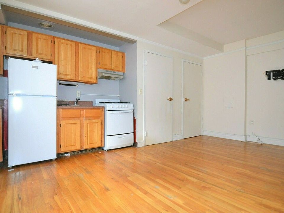 2nd image of 77 Hanson Pl #3