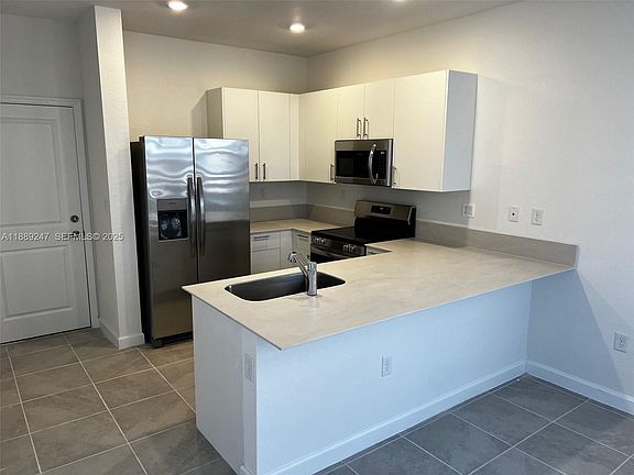 5th image of 2651 SE 24th Dr #1