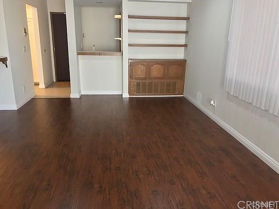 4th image of 7247 Balboa Blvd Unit A