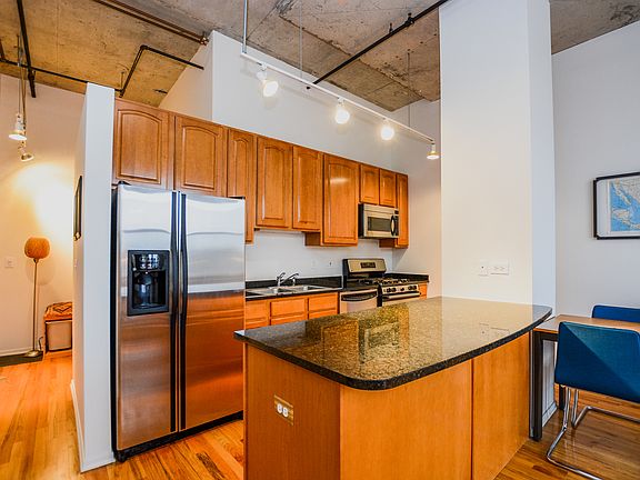 3rd image of 6 S Laflin St APT 405
