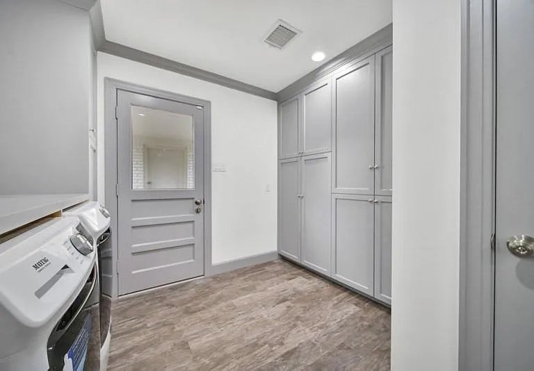 10042 Briar Forest Dr — Photo 24