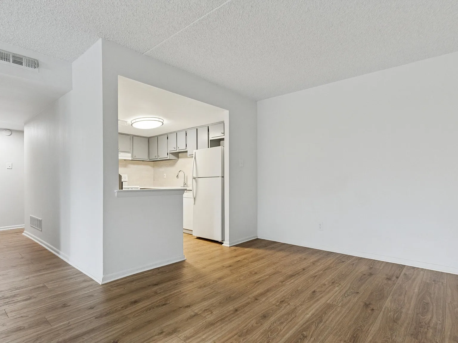 2 bed, 960 sqft, $1,950 — Photo 4