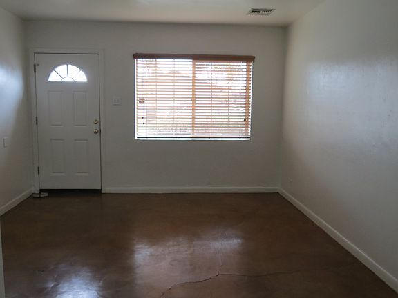 3rd image of 720 W McKinley St