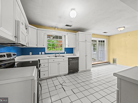 3rd image of 7512 Patapsco Dr