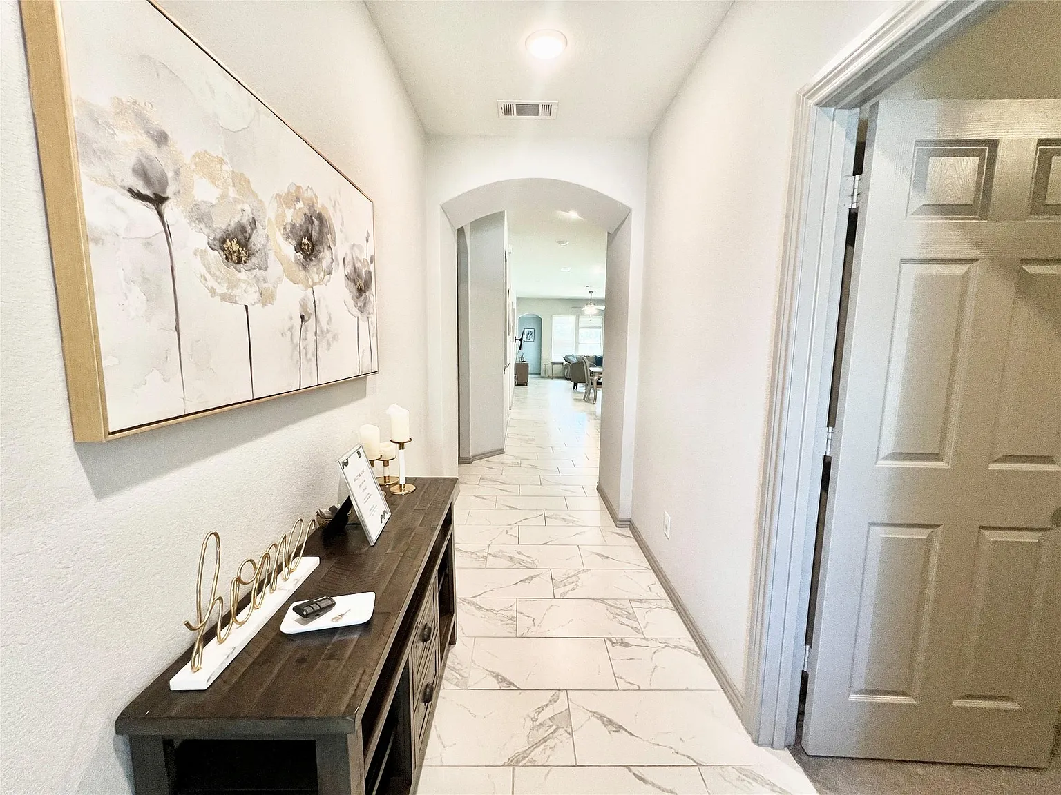 4 bed, 3.0 bath, 2192 sqft, $3,400 — Photo 2