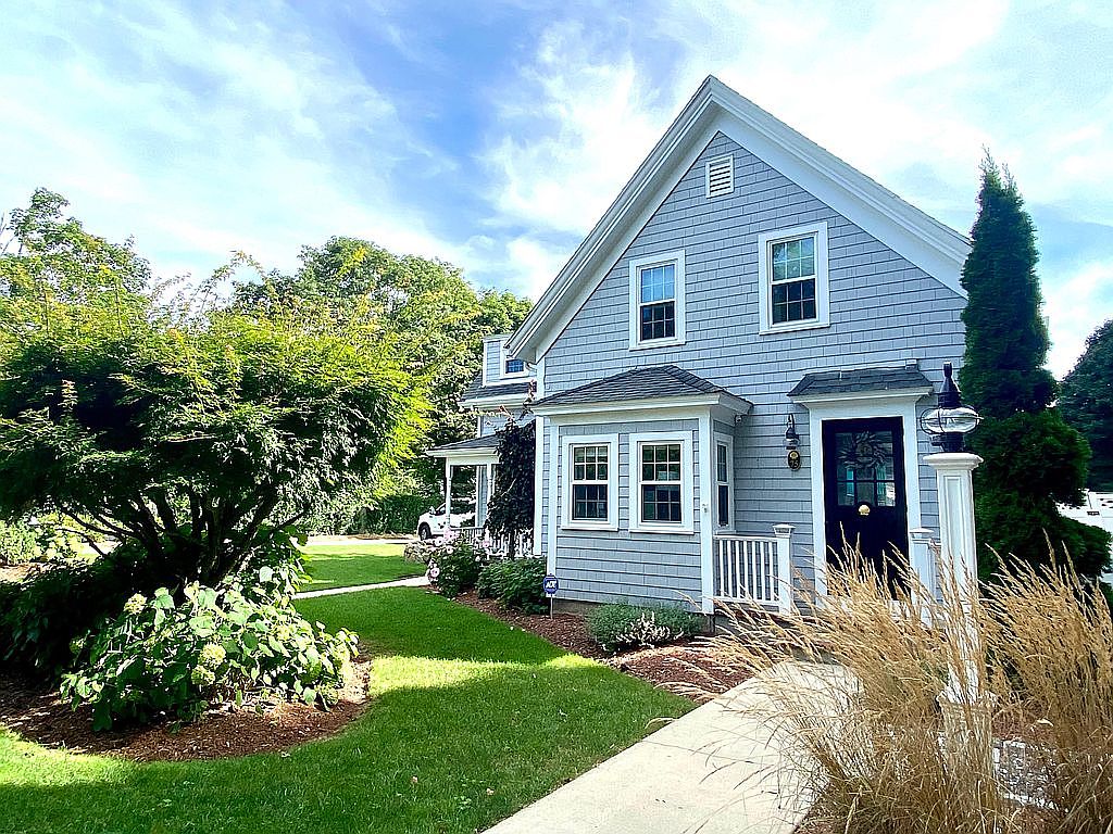 75 Queen St, Falmouth, MA 02540 Zillow