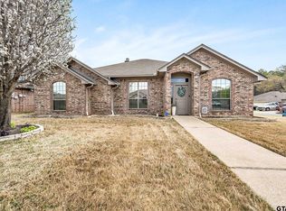 445 Maggie Cir, Flint, TX 75762