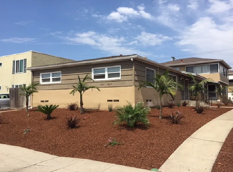 4653-59 Kansas St — Photo 15