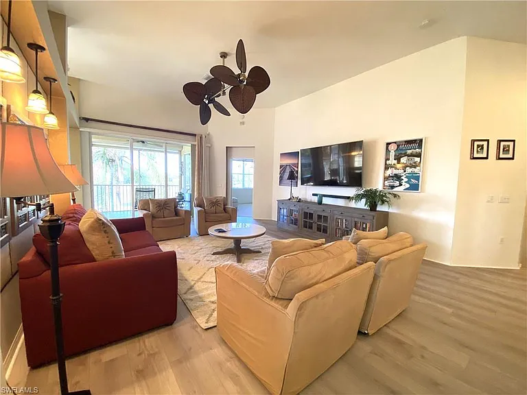 1570 Winding Oaks Way #201 — Photo 8