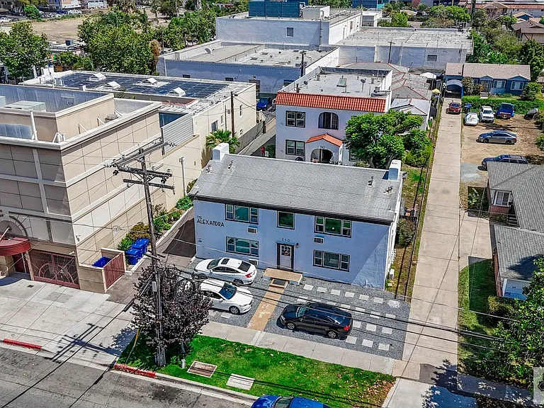 310 G St — Photo 30