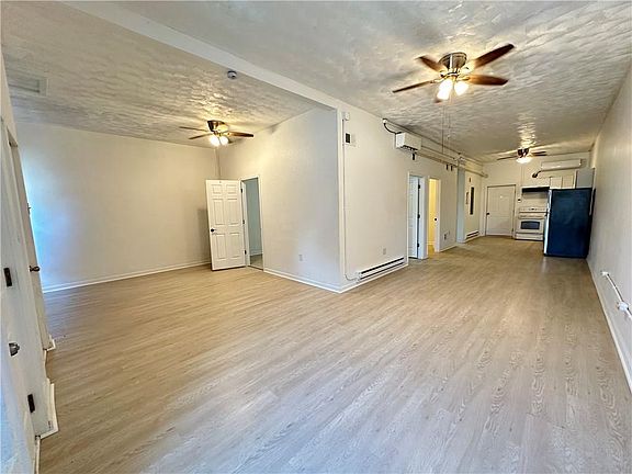 4th image of 203 NE 2nd St