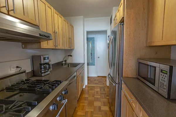 Sold by Warburg | media 2