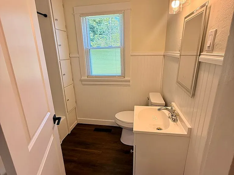 1905 Laird Ave — Photo 4
