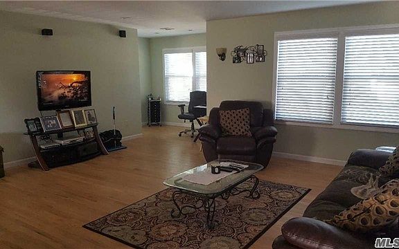 4th image of 34 Pamela Ln