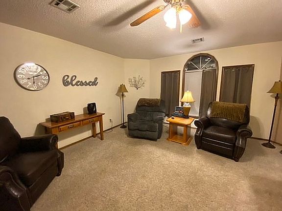 3rd image of 1408 Archer Dr