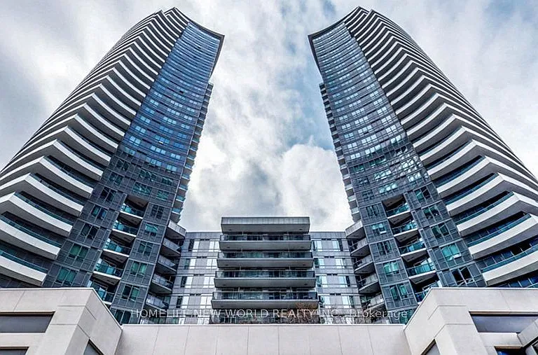 7161 Yonge St #429 — Photo 1