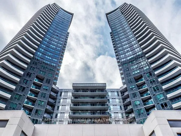 7161 Yonge St, Markham, ON