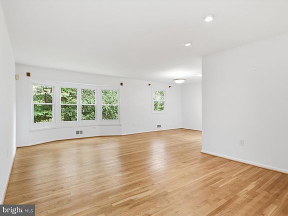 4th image of 12823 Camellia Dr