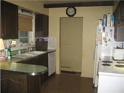4th image of 210 W Northland Ave