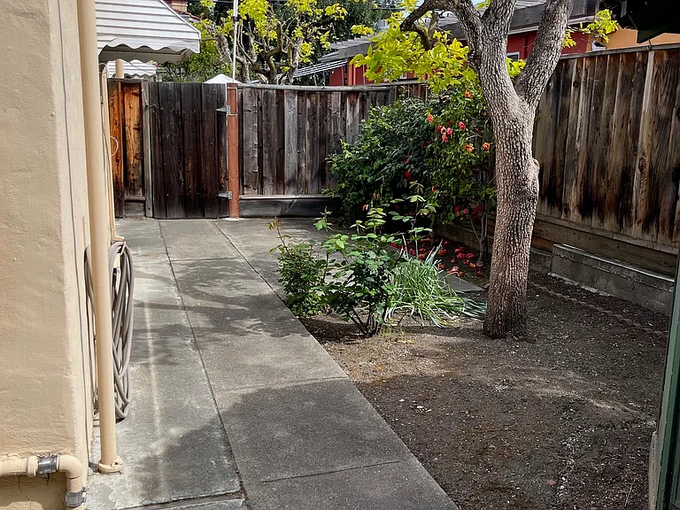 416 Tyrella Ave — Photo 8