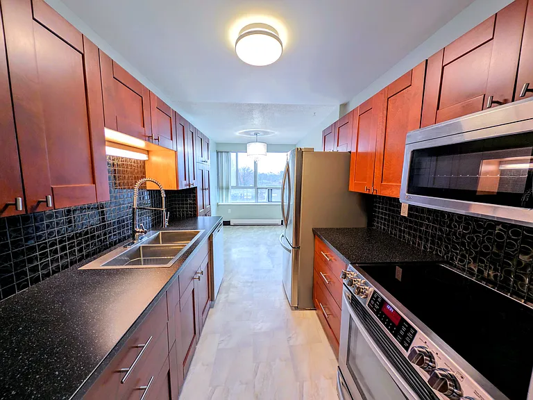 600 Grenfell Dr #312 — Photo 8