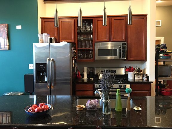 3rd image of 1738 W Belmont Ave APT 2R