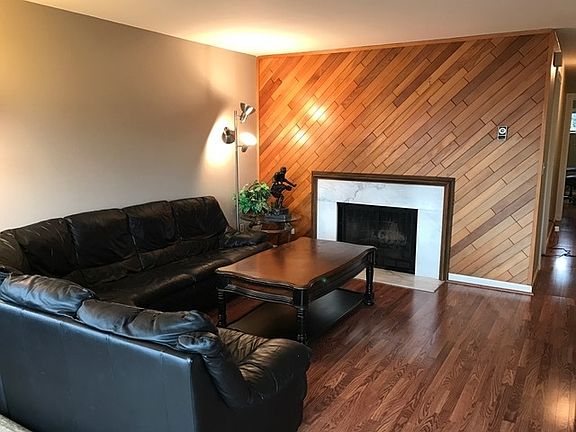 3rd image of 2219 Eastlake Ave E Unit 302