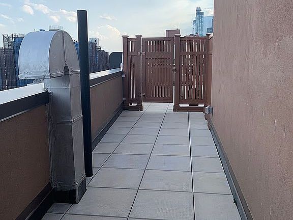 5th image of 3119 37th Ave #6B