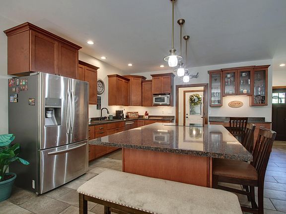 2nd image of 3020 Genevieve Dr